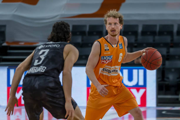 多夫比克凭 多夫比克凭